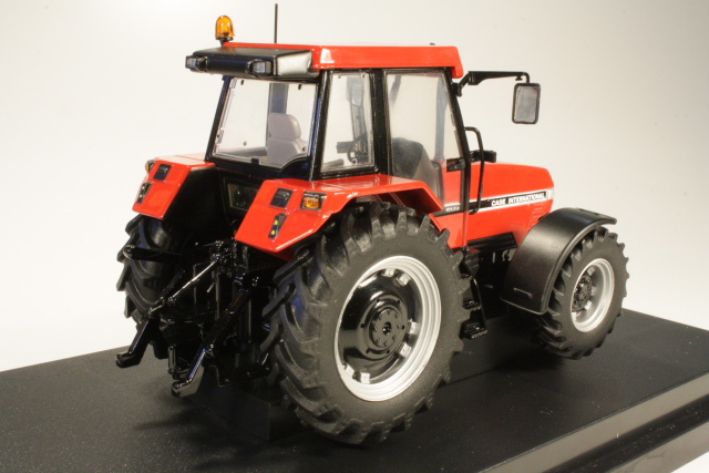 Case IH Maxxum 5140 1990, red