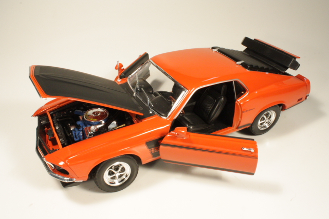 Ford Mustang Boss Coupe 1969, punainen