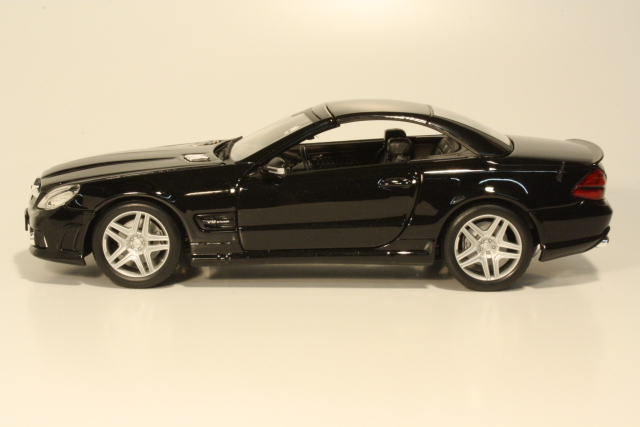 Mercedes SL65 AMG, musta