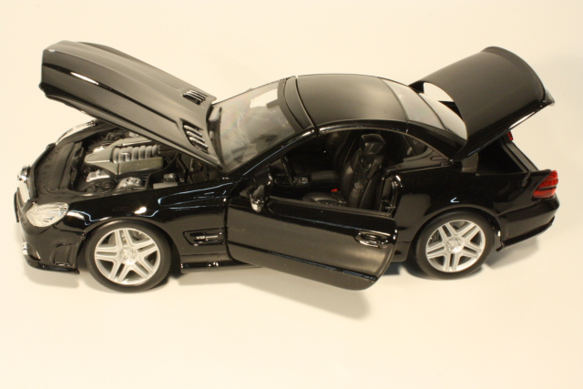 Mercedes SL65 AMG, musta