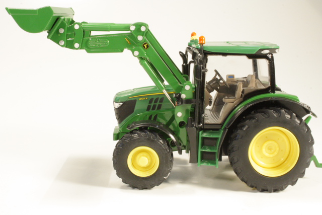 John Deere 6150R + etukuormaaja, vihreä