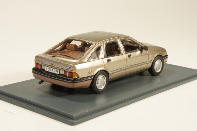 Ford Sierra Mk1 Ghia 5d 1982, kulta