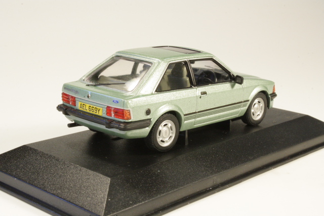Ford Escort Mk3 1.6 Ghia, vihreä