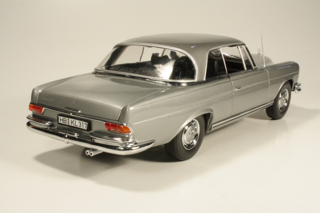 Mercedes 280SE (w111) Coupe 1969, harmaa - Sulje napsauttamalla kuva