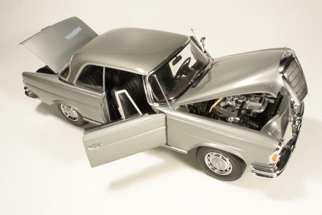 Mercedes 280SE (w111) Coupe 1969, harmaa - Sulje napsauttamalla kuva