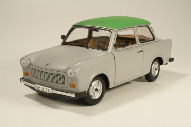 Trabant 601S Deluxe, harmaa/vihreä