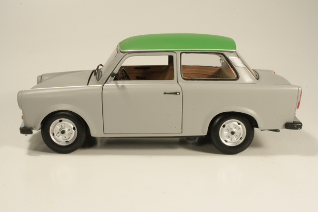 Trabant 601S Deluxe, harmaa/vihreä - Sulje napsauttamalla kuva