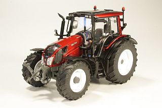 Valtra N143 HT3, punainen - Sulje napsauttamalla kuva