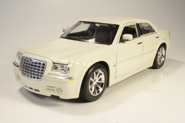 Chrysler 300 C Hemi, white