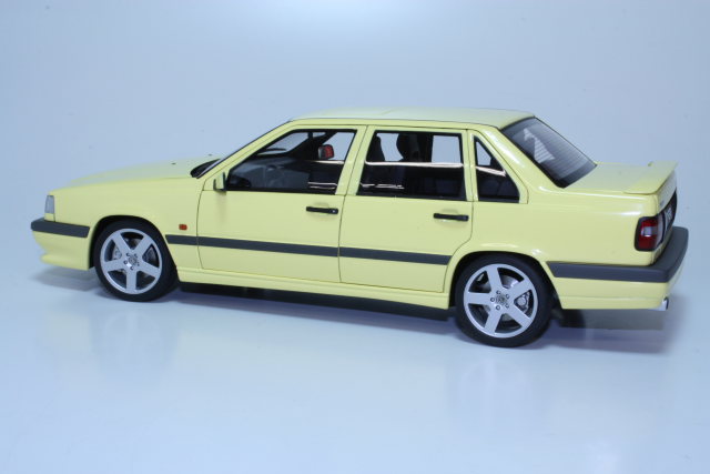 Volvo 850 T5R 1995, keltainen - Sulje napsauttamalla kuva