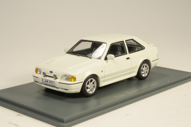 Ford Escort Mk4 RS Turbo 1986, valkoinen
