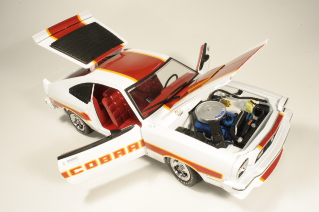Ford Mustang Cobra II 1977, valkoinen