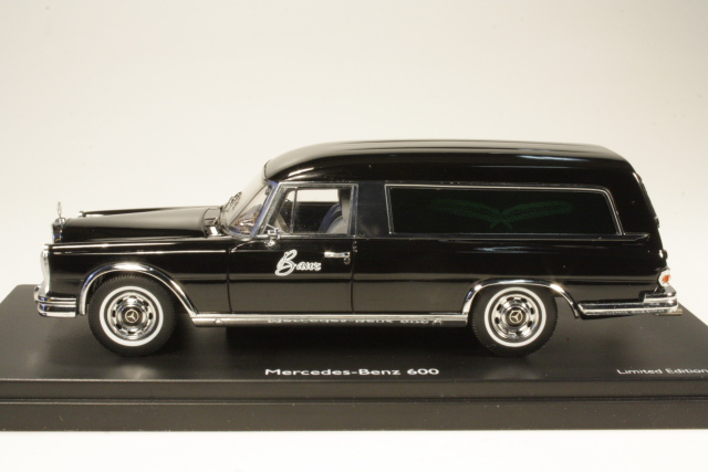 Mercedes 600 Ruumisauto