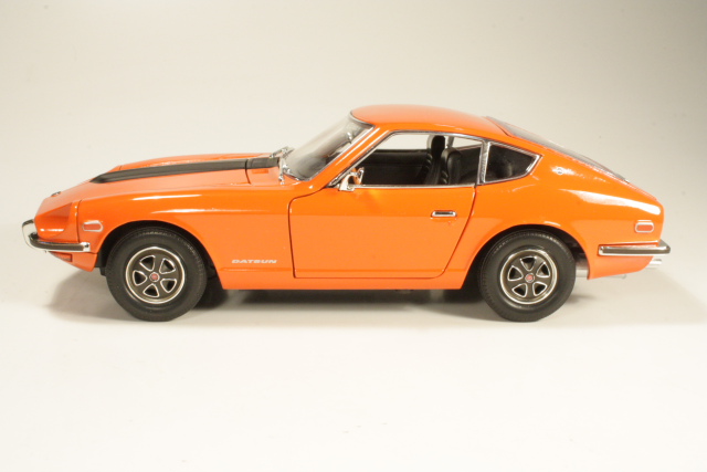 Datsun 240Z 1970, oranssi - Sulje napsauttamalla kuva