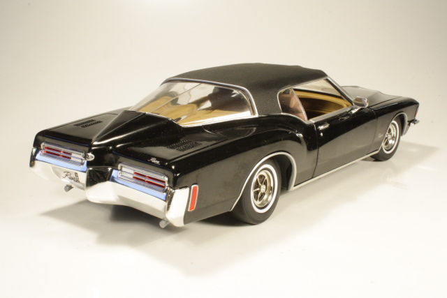 Buick Riviera GS 1971, black