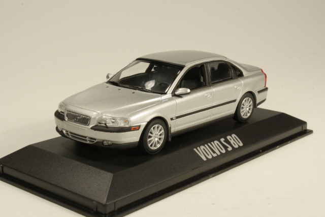 Volvo S80 1999, silver