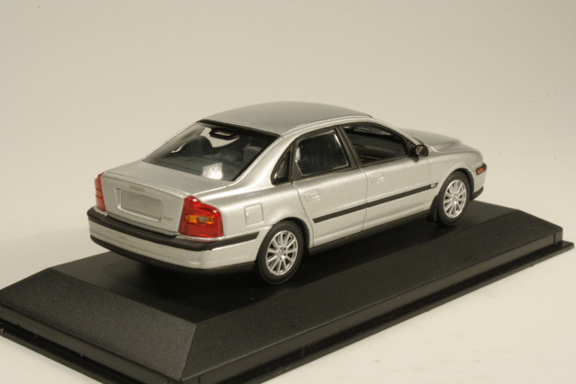Volvo S80 1999, silver