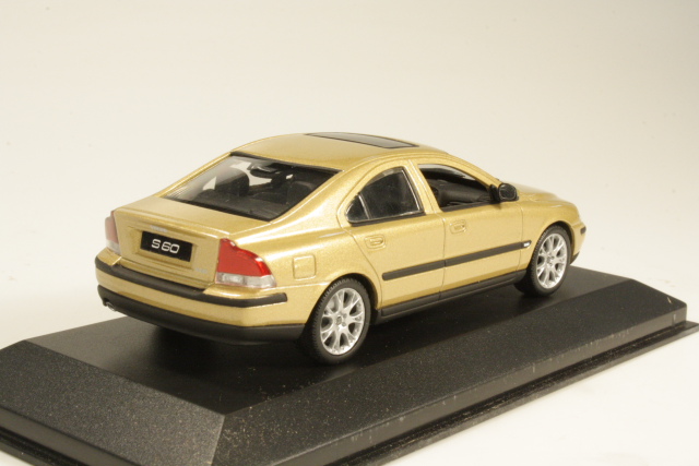 Volvo S60 2001, gold metallic