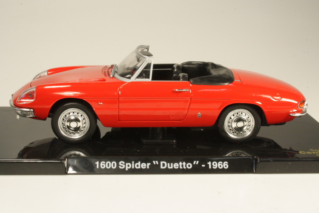 Alfa Romeo Spider Duetto 1966, red