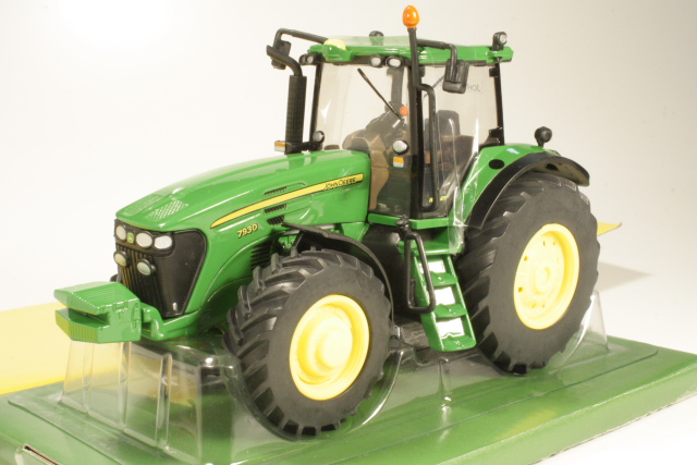 John Deere 7930 2007, green