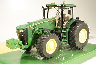 John Deere 8360R 2011, green