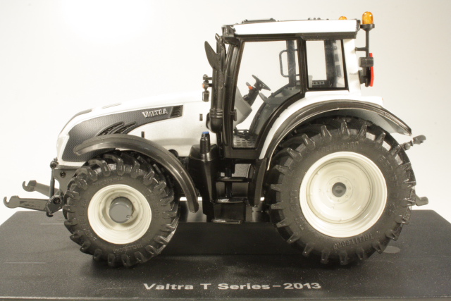 Valtra T163 2013 "Facelift", white