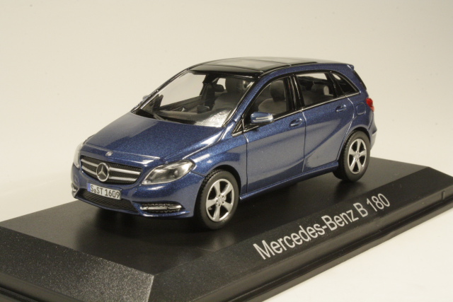 Mercedes B180 2011, sininen - Sulje napsauttamalla kuva