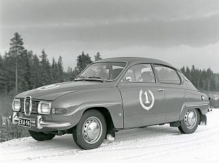 Saab 96 V4 1970, vaaleansininen - Sulje napsauttamalla kuva