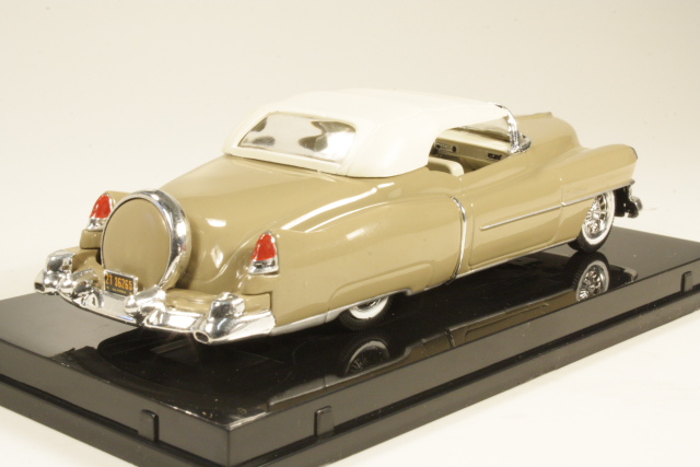 Cadillac Eldorado Canopy closed 1953, beige - Sulje napsauttamalla kuva