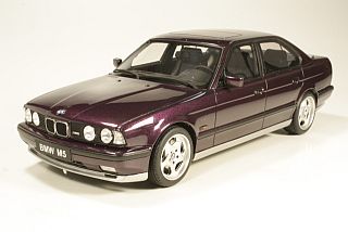 BMW M5 (e34), violetti