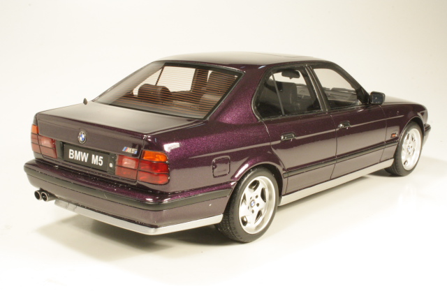 BMW M5 (e34), violetti - Sulje napsauttamalla kuva