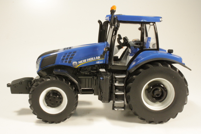 New Holland T8.390, blue