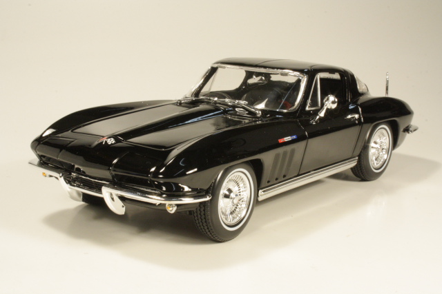 Chevrolet Corvette C2 1965, musta