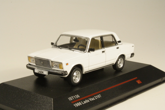 Lada 2107 1986, white