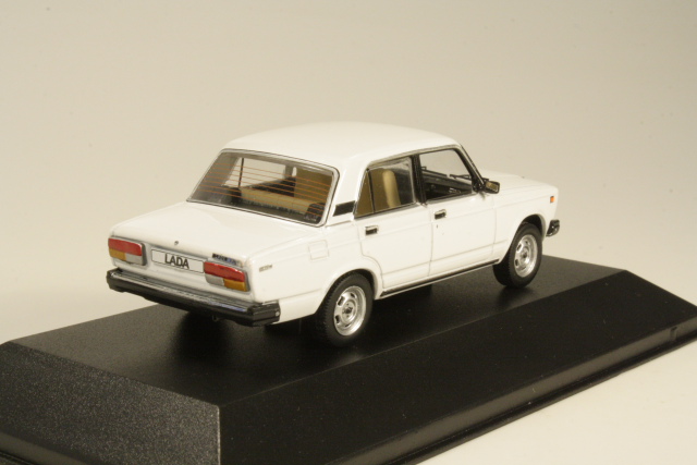 Lada 2107 1986, valkoinen