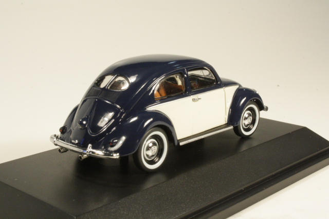VW Beetle, blue/white