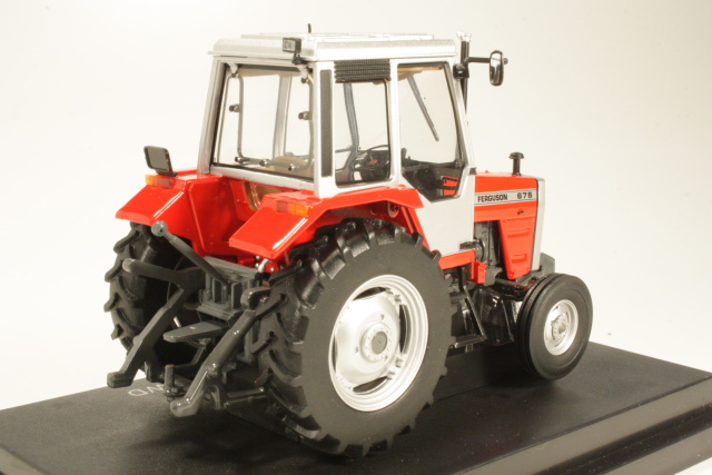 Massey Ferguson 675 2wd 1983, punainen - Sulje napsauttamalla kuva