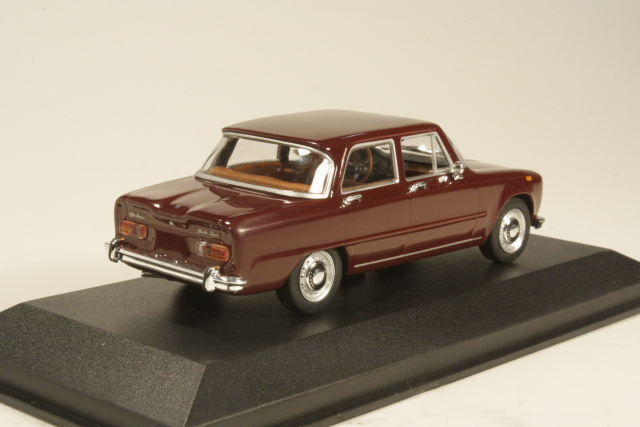 Alfa Romeo Giulia 1600 Super 1970, tummanpunainen