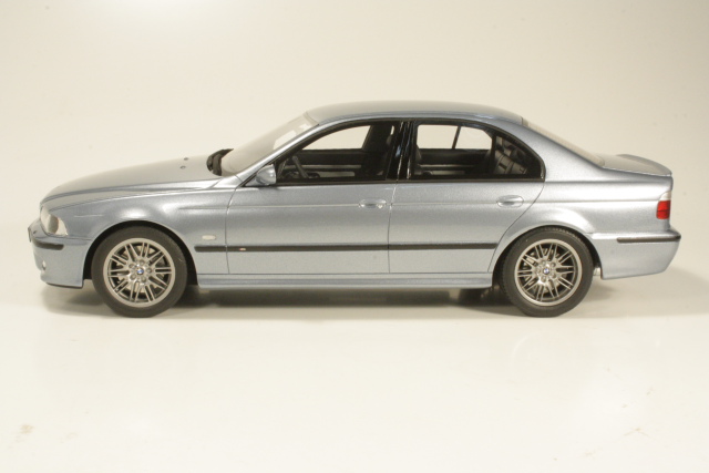 BMW M5 (e39), vaaleansininen - Sulje napsauttamalla kuva