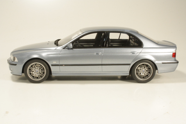 BMW M5 (e39), vaaleansininen