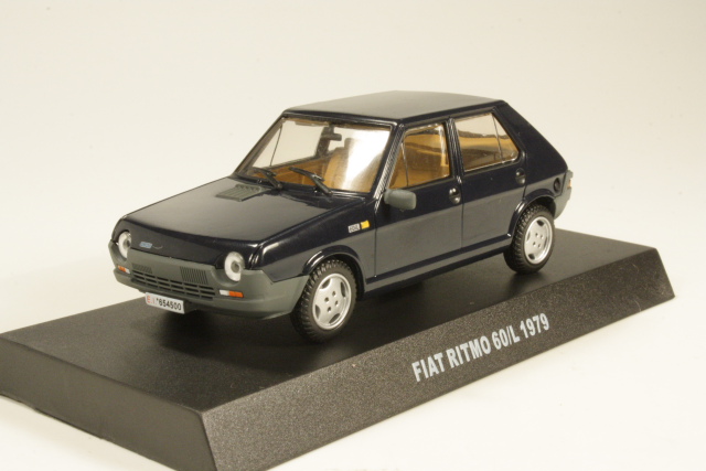 Fiat Ritmo 60L 1979, tummansininen "Carabinieri"