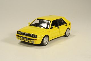 Lancia Delta HF Integrale, yellow