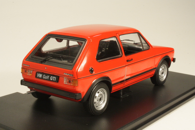 VW Golf 1 GTi 1978, punainen - Sulje napsauttamalla kuva