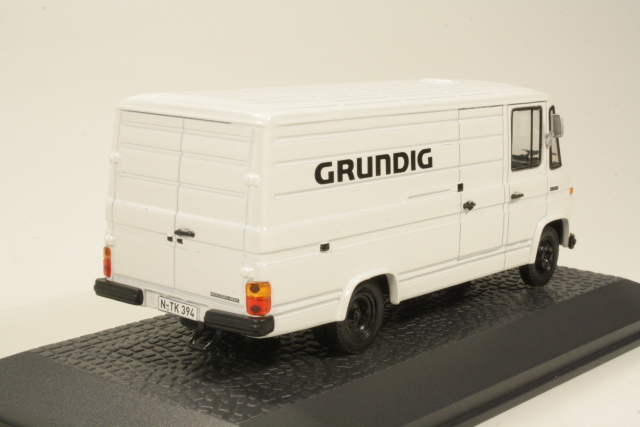 Mercedes L406D 1972 "Grundig", valkoinen - Sulje napsauttamalla kuva