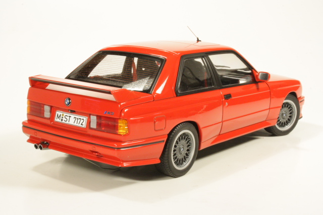 BMW M3 (e30) Sport Evolution 1990, punainen - Sulje napsauttamalla kuva