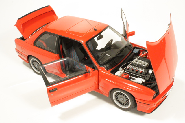 BMW M3 (e30) Sport Evolution 1990, punainen