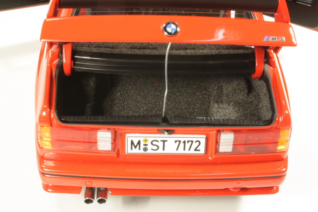 BMW M3 (e30) Sport Evolution 1990, punainen - Sulje napsauttamalla kuva