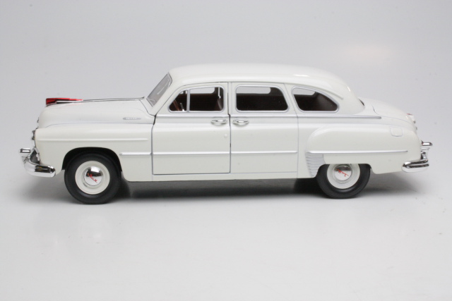 GAZ 12 ZIM 1952, white