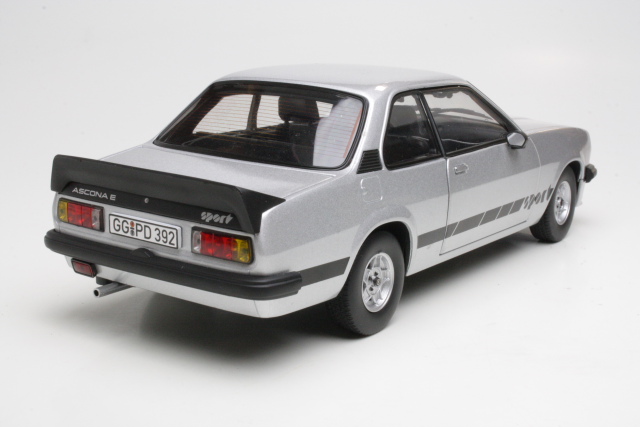 Opel Ascona B Sport 1980, hopea