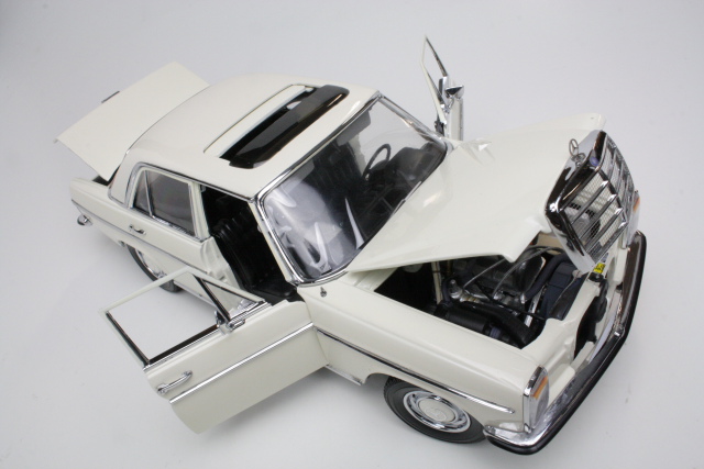 Mercedes 220 (W115) 1968 "Strich 8", white